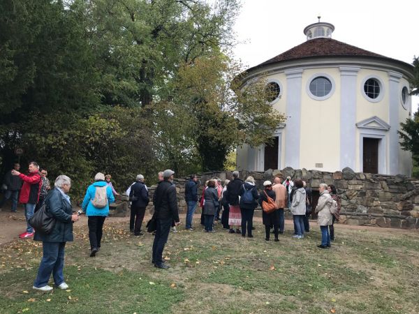 Einstige-Juedische-Synagoge-im-Park.jpg